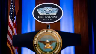 Бывший министр обороны США подал в суд на Пентагон