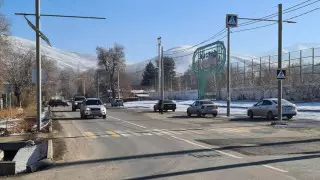 Трех школьниц сбили на пешеходном переходе в Талгаре