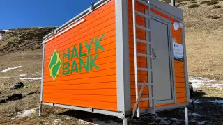 15 спасательных хижин установили в горах Алматы для безопасности туристов