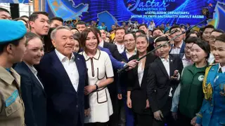 "Үй тазаласаң да, еңбек ет". Назарбаев жастарға қандай кеңес беріп жүр?