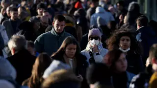 Пандемия COVID-19 в человеческой популяции заканчивается - ученый