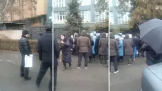 Рассылка о "кредитной амнистии" стала причиной столпотворения в Алматы