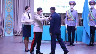 В Нур-Султане наградили отличившихся сотрудников полиции