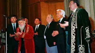 Назарбаев 30 жыл бұрын қызметке кірісерде кімнің батасын алғанын айтты