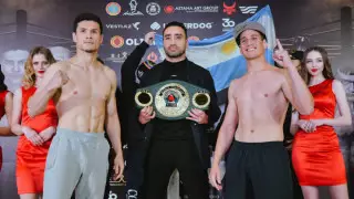 Данияр Елеусинов прошел взвешивание перед боем за титул чемпиона мира