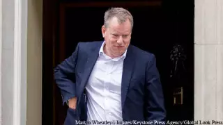 Переговорщик с ЕС Фрост подал письмо об отставке