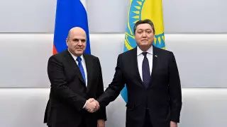 Аскар Мамин провел переговоры с председателем правительства России