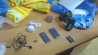 9 сотрудников колоний поймали на передаче запрещенных предметов осужденным