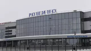 Пассажиры сняли на видео вспыхнувший двигатель лайнера в Тюмени