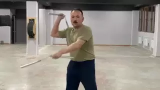 Финансист-"ниндзя" восхитил казахстанцев мастерским владением нунчаками и мечами