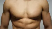 Мужчины начали массово увеличивать грудь