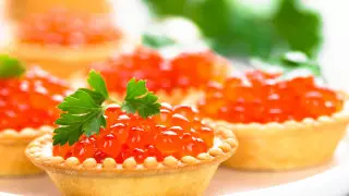 Какие блюда надо убрать с новогоднего стола, рассказала диетолог