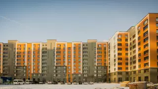 В Нур-Султане снесли аварийный долгострой и построили новый ЖК