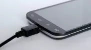 Почему нельзя использовать чужие зарядки для смартфонов