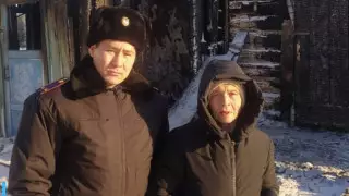 Полицейский спас пенсионерку из горящего дома в СКО