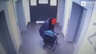 Нанятая по объявлению няня избила ребенка и попала на видео