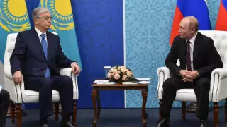 Президент Токаев ответил на слухи о долге перед Путиным