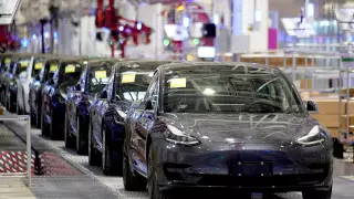Tesla отзовет 54 тысячи электромобилей из-за проблем с автопилотом