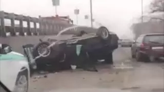 BMW перевернулся при въезде на мост в Алматинской области