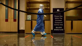 Коронавирус утратил способность проникать в легкие - врач