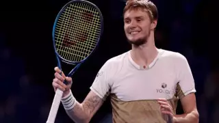 Казахстанский теннисист вышел в полуфинал турнира во Франции