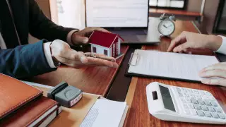 Токаев потребовал не затягивать с введением программы арендного жилья