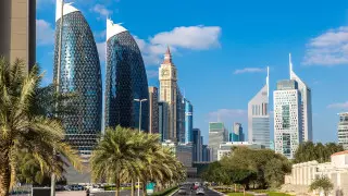 В ОАЭ начнут поэтапно отменять ковидные ограничения