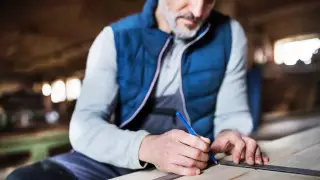 Казахстанцам предпенсионного возраста помогут трудоустроиться