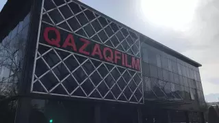 Гниющие стены и воровство: глава "Казахфильма" Акан Сатаев заявил о проблемах киностудии