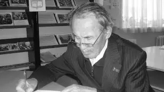 Ушел из жизни писатель-сатирик Табыл Кулыяс