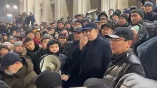 "Тында!" Аким Бозумбаев объяснил видео с ругательством во время беспорядков