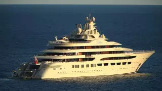 Власти Германии конфисковали яхту российского бизнесмена Усманова