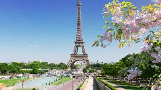 Франция открыла въезд для невакцинированных казахстанских туристов