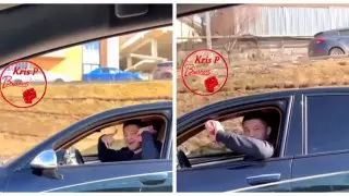 Полицейские ищут водителя, раскидавшего "два миллиона тенге" на дороге в Алматы