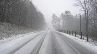 В 7 областях Казахстана закрыли дороги из-за непогоды