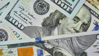 Установлен официальный курс доллара на 1 апреля