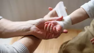 Облил керосином и поджег: о состоянии мальчика из Рудного рассказали врачи