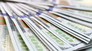 Установлен официальный курс доллара на 7 апреля