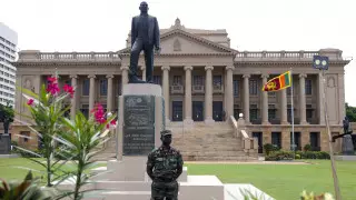 Шри-Ланка объявила дефолт по внешним обязательствам