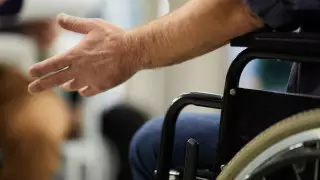 Чиновников подозревают в получении взяток от инвалидов в Атырауской области