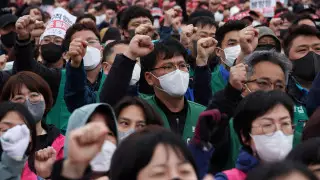 Южная Корея отменяет большинство COVID-ограничений