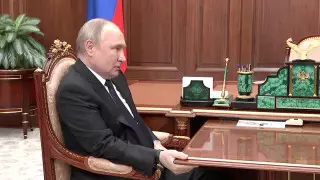 Путин пригрозил "молниеносными" ударами тем, кто вмешается в войну в Украине