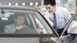 В МИИР не смогли назвать точные сроки запуска льготного автокредитования