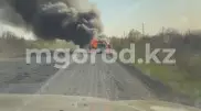 Машина сгорела на трассе в ЗКО