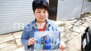 Девочка схватилась за трубу и погибла от удара тока в ЗКО. Спустя год никто не наказан