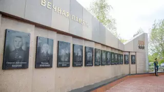 "Стену памяти" открыли в честь героев Великой Отечественной войны в столице