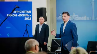 Развитие района Есиль обсудил с жителями Алтай Кульгинов