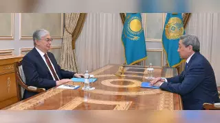 Президент Токаев принял председателя "Организации ветеранов" Измухамбетова
