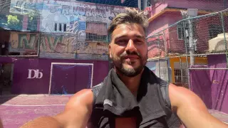 Блогер "КраСава" покинул Россию, сняв выпуск с разоблачением экс-руководителя "Астаны"