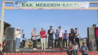 Сельчане в Карагандинской области сами отремонтировали дороги